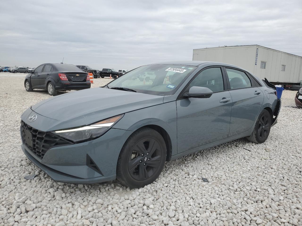 2022 HYUNDAI ELANTRA SE