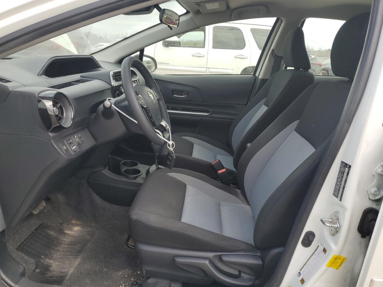 2019 TOYOTA PRIUS C - Image 7