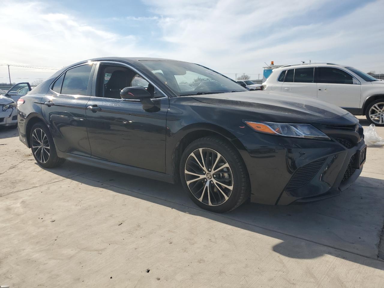 2020 TOYOTA CAMRY SE - Image 4