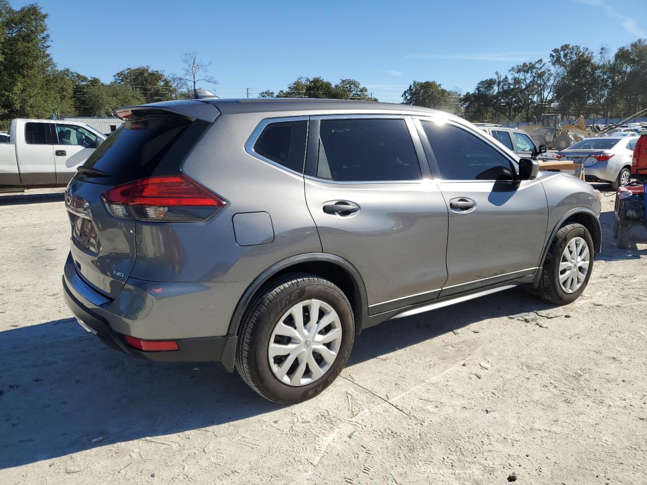 2017 NISSAN ROGUE S - Фото 3