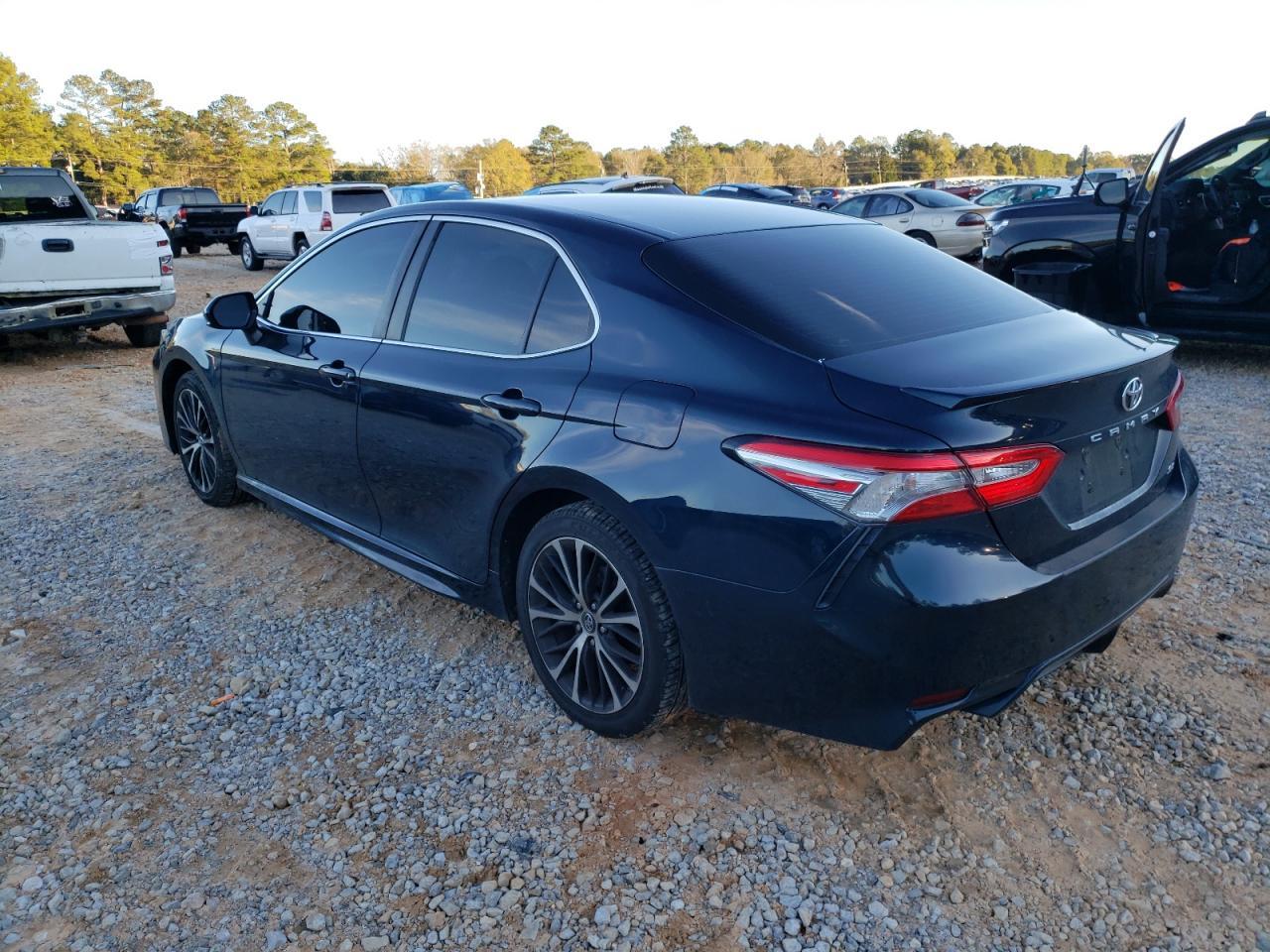 2018 TOYOTA CAMRY L - Фото 2