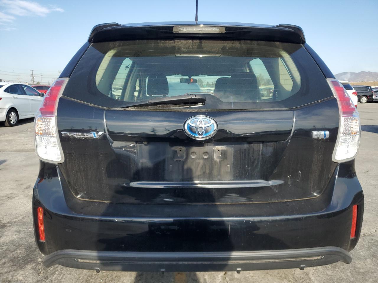 2017 TOYOTA PRIUS V - Image 6
