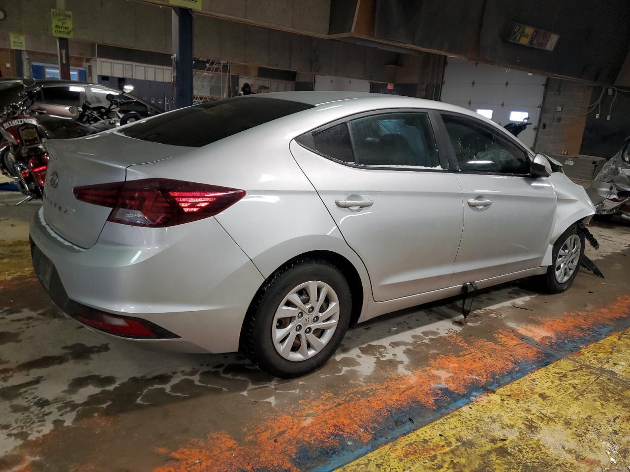 2019 HYUNDAI ELANTRA SE - Фото 3