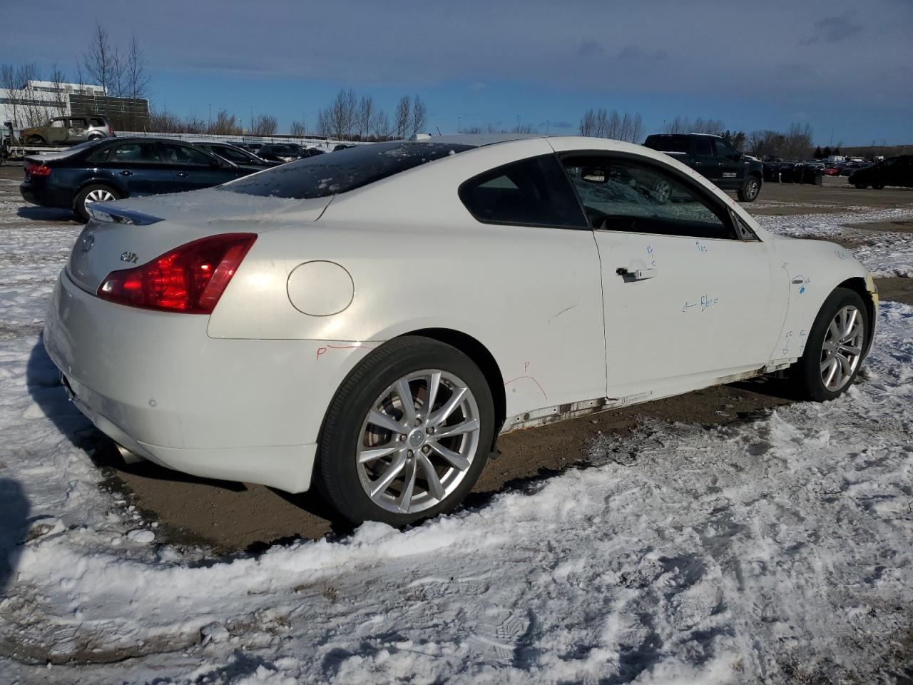 2011 INFINITI G37 - Image 3