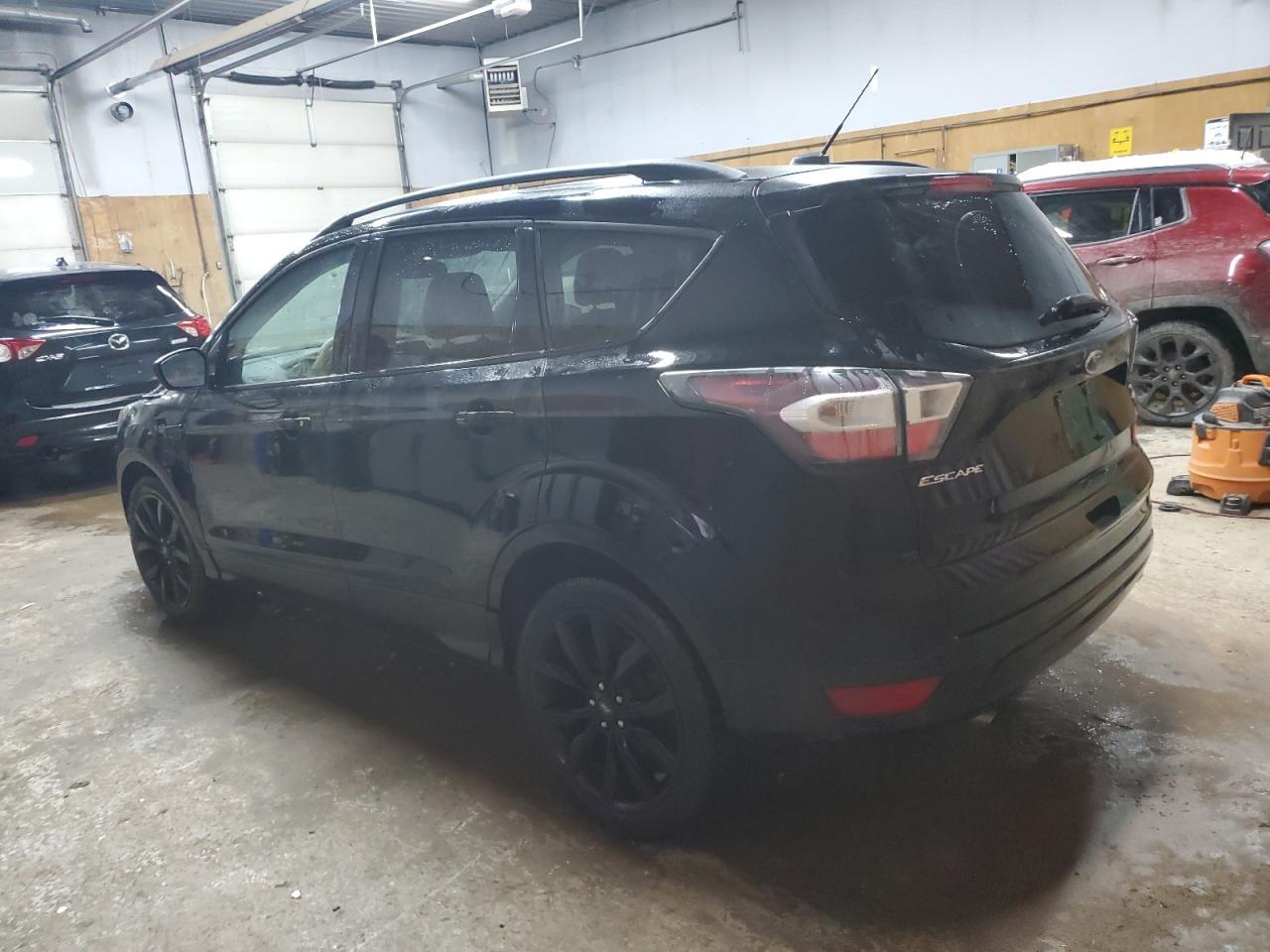 2017 FORD ESCAPE SE - Фото 2
