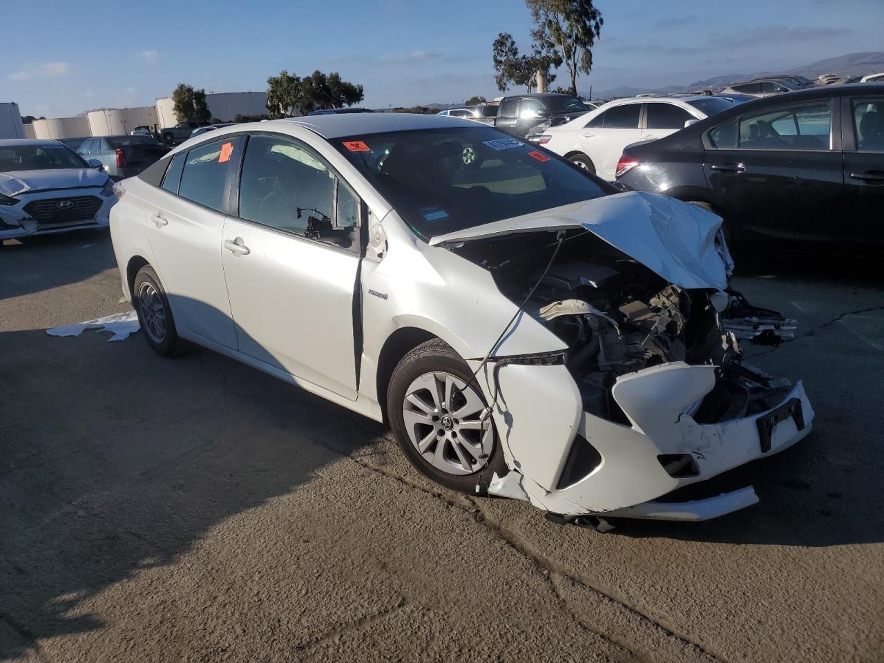2016 TOYOTA PRIUS - Фото 4