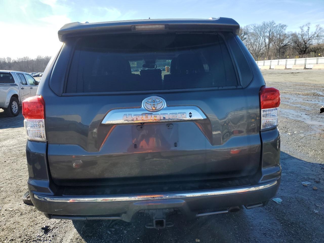 2011 TOYOTA 4RUNNER SR - Image 6