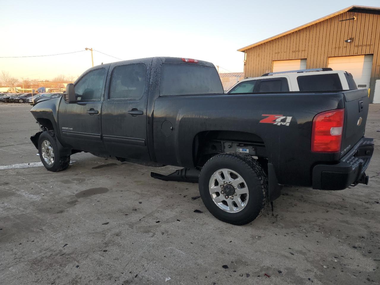 2013 CHEVROLET SILVERADO - Image 2
