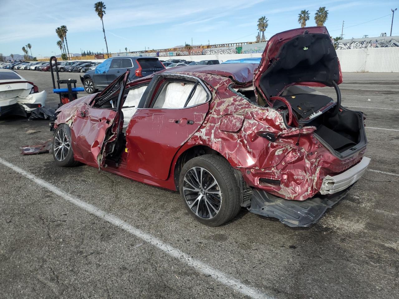 2018 TOYOTA CAMRY L - Фото 2