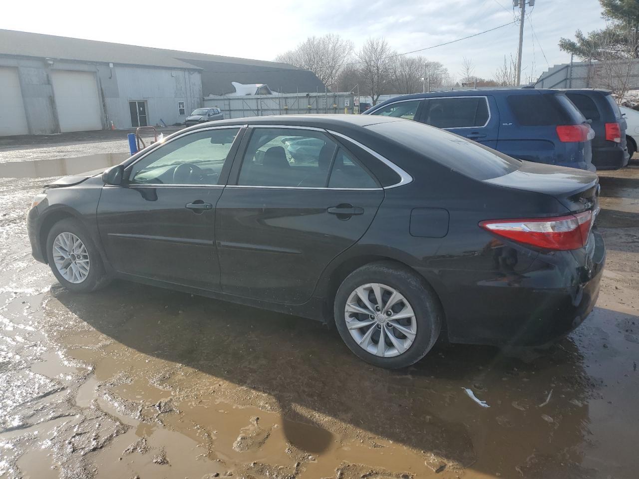 2017 TOYOTA CAMRY LE - Фото 2
