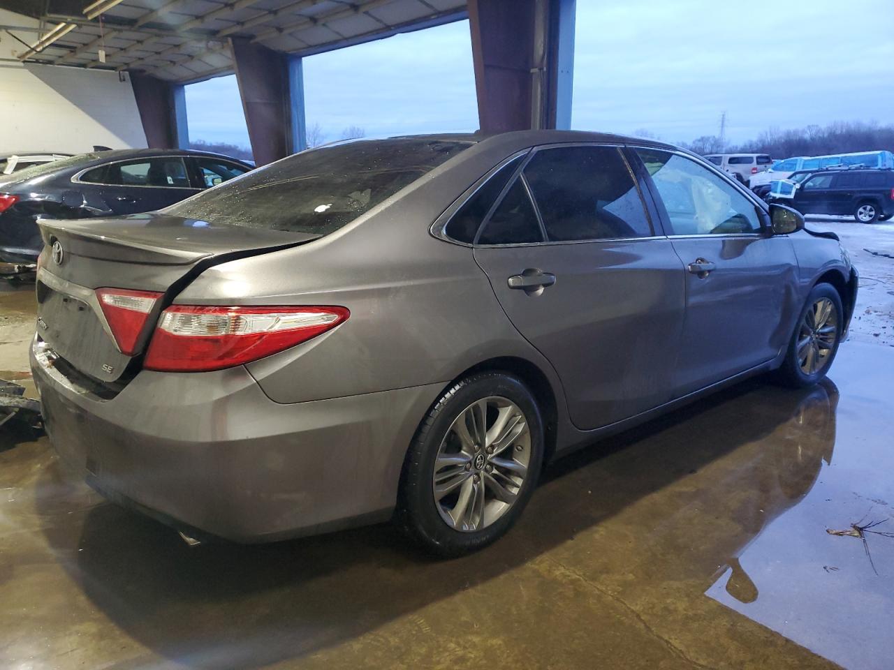 2017 TOYOTA CAMRY LE - Image 3