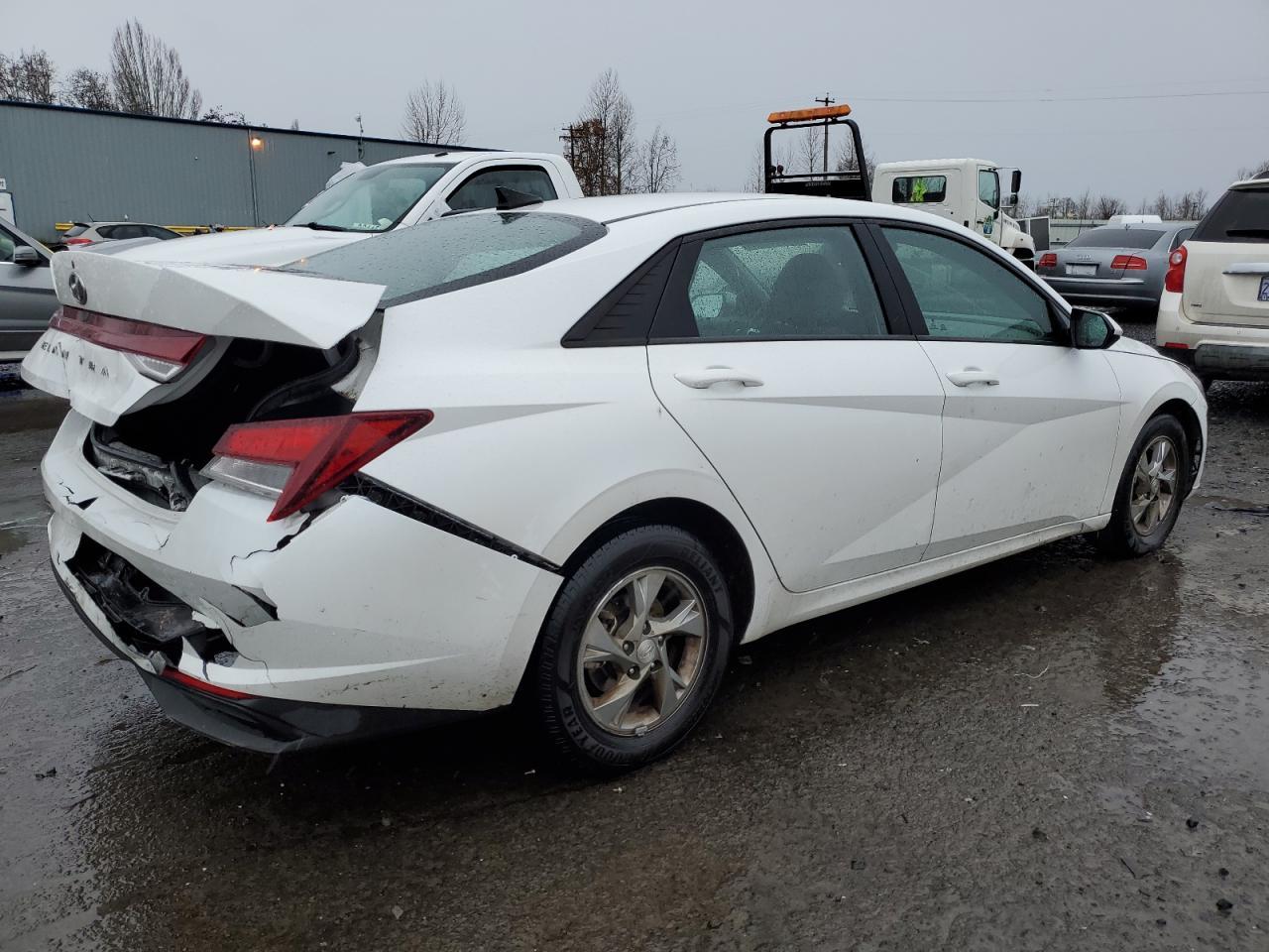 2022 HYUNDAI ELANTRA SE - Фото 3
