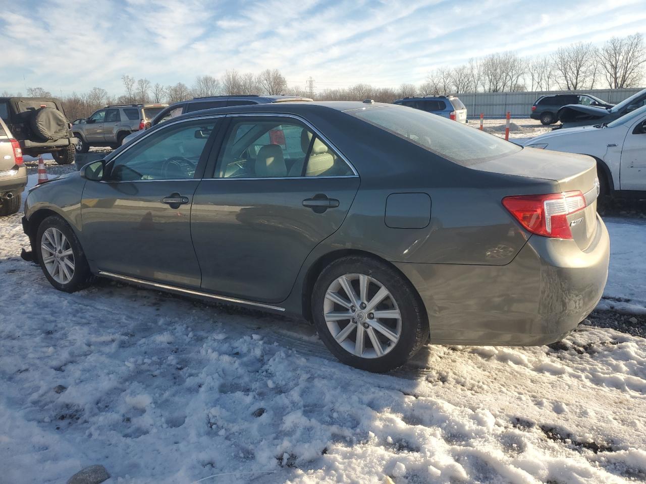 2013 TOYOTA CAMRY L - Фото 2
