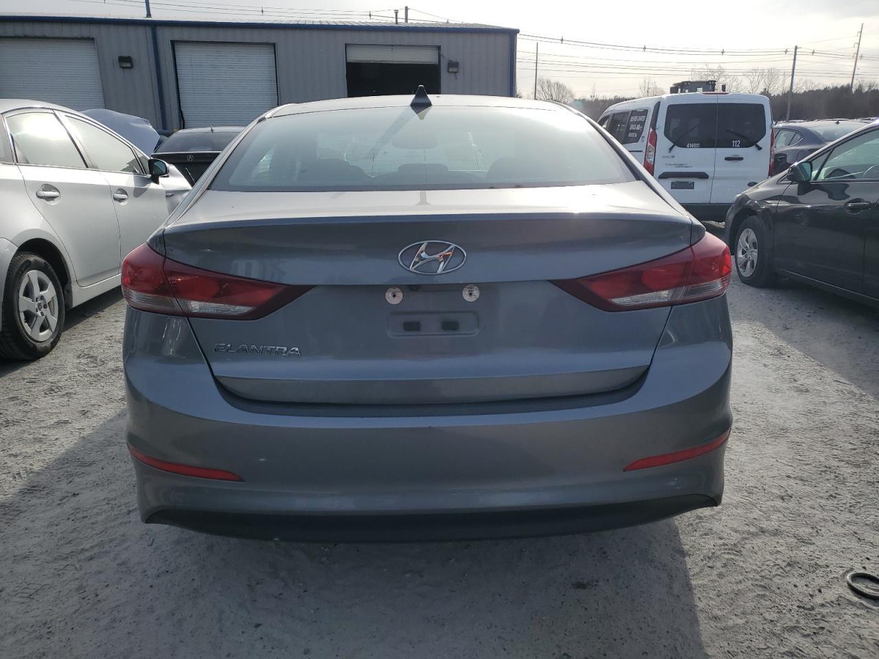 2018 HYUNDAI ELANTRA SE - Image 6