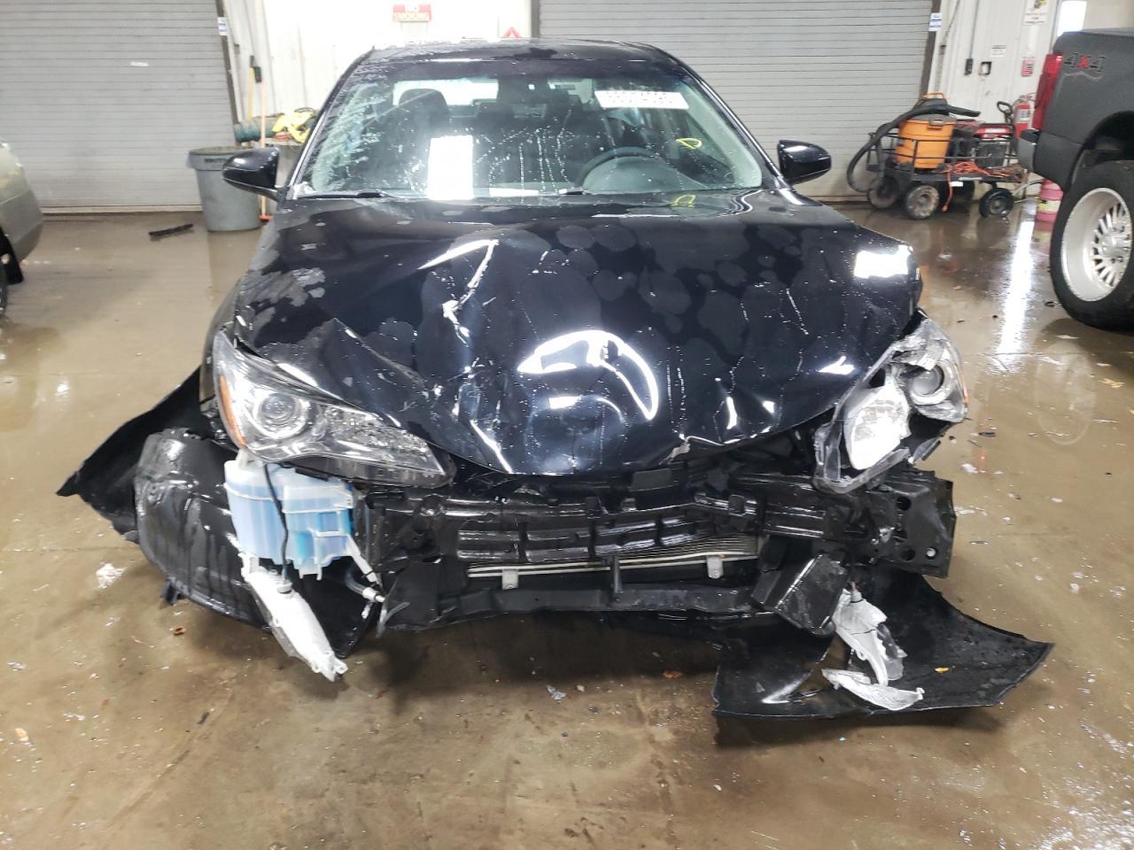 2017 TOYOTA CAMRY LE - Фото 5