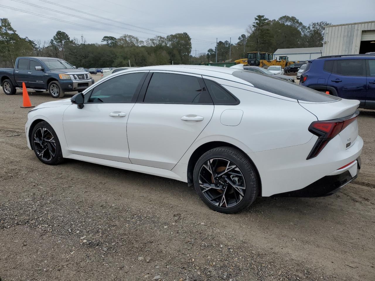 2025 KIA K5 GT LINE - Image 2