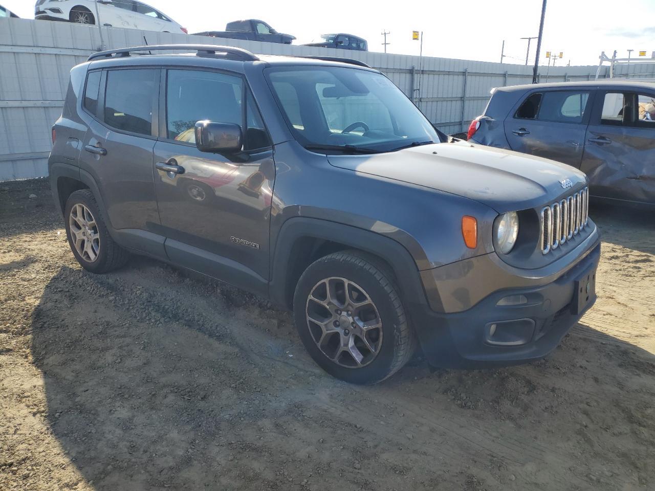 2017 JEEP RENEGADE L - Image 4