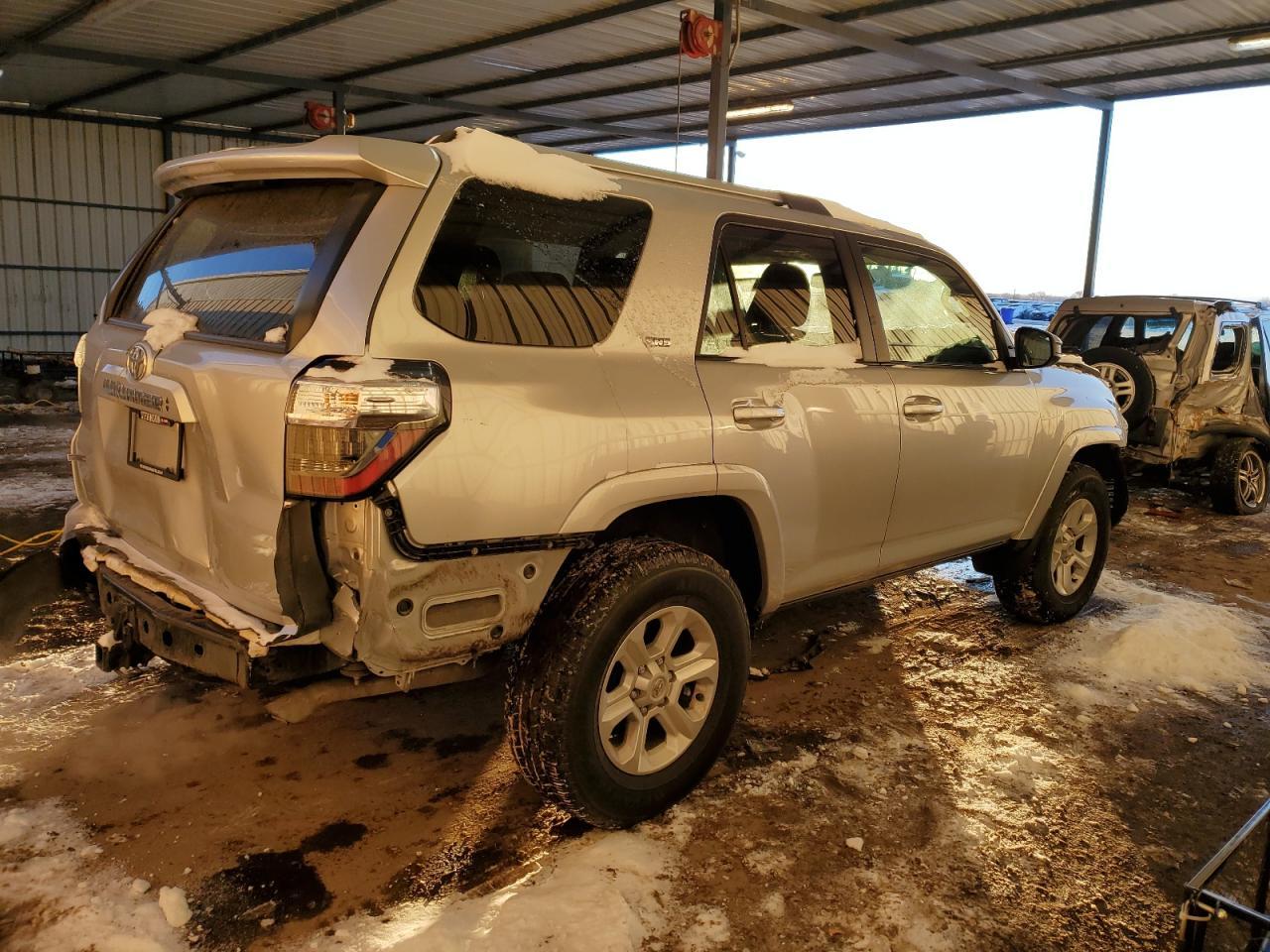 2022 TOYOTA 4RUNNER SR - Image 3