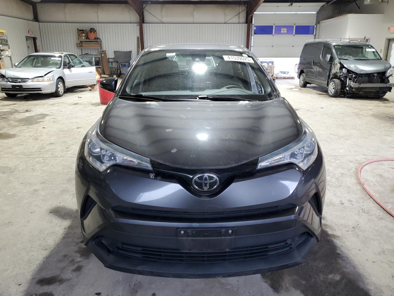 2019 TOYOTA C-HR XLE - Image 5