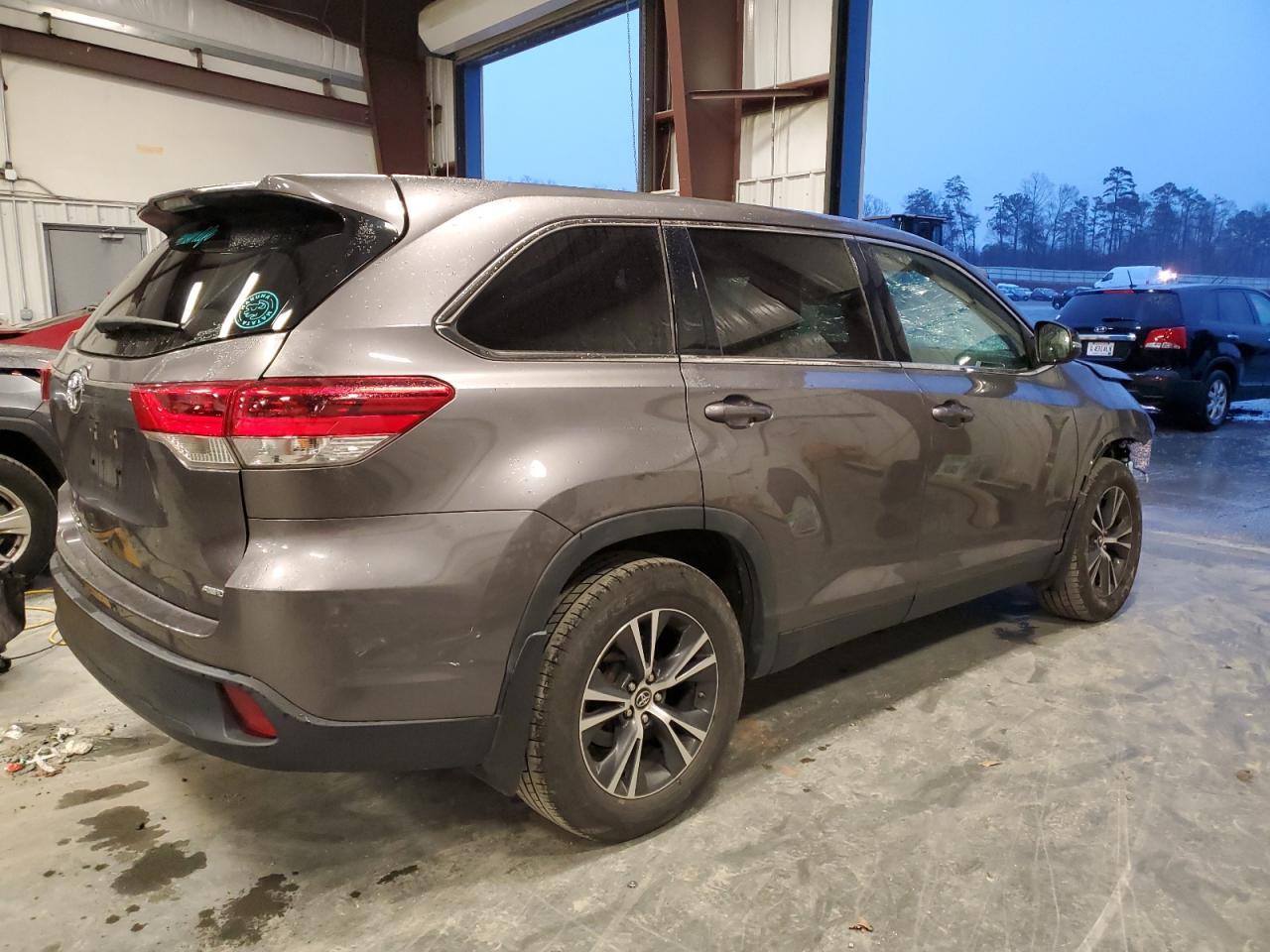 2019 TOYOTA HIGHLANDER - Фото 3