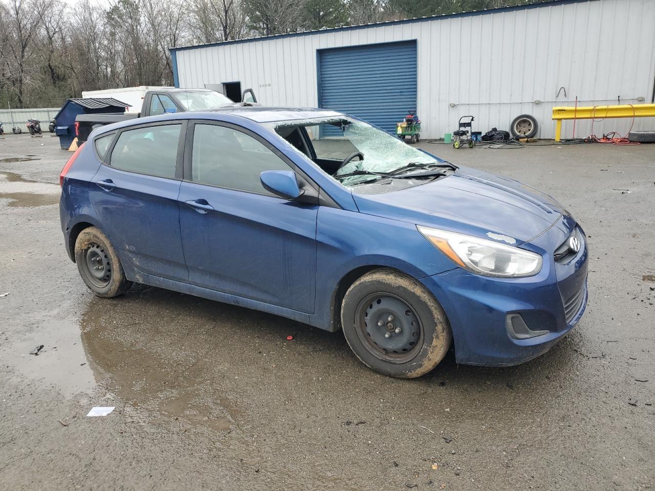 2017 HYUNDAI ACCENT SE - Image 4