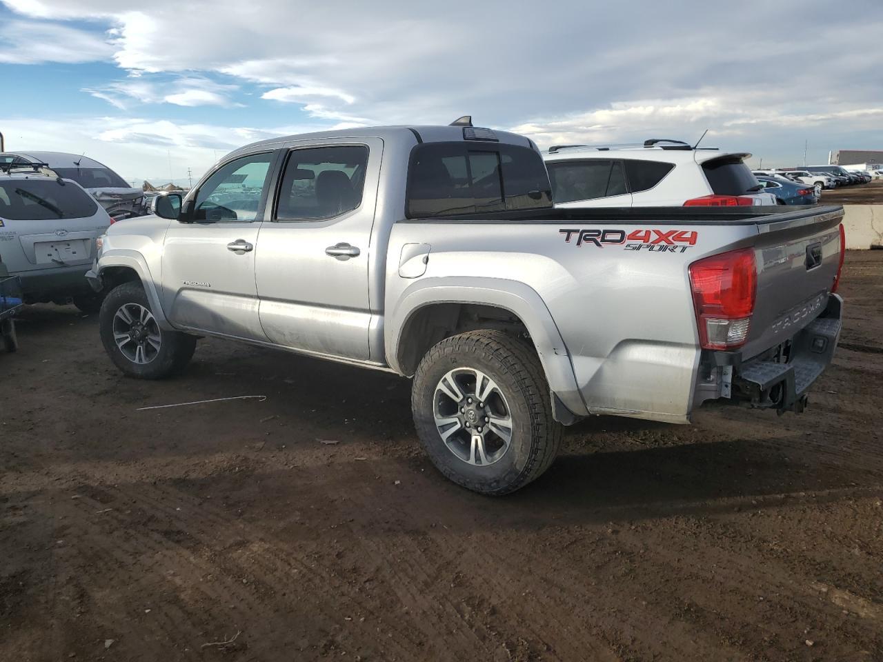 2017 TOYOTA TACOMA DOU - Фото 2