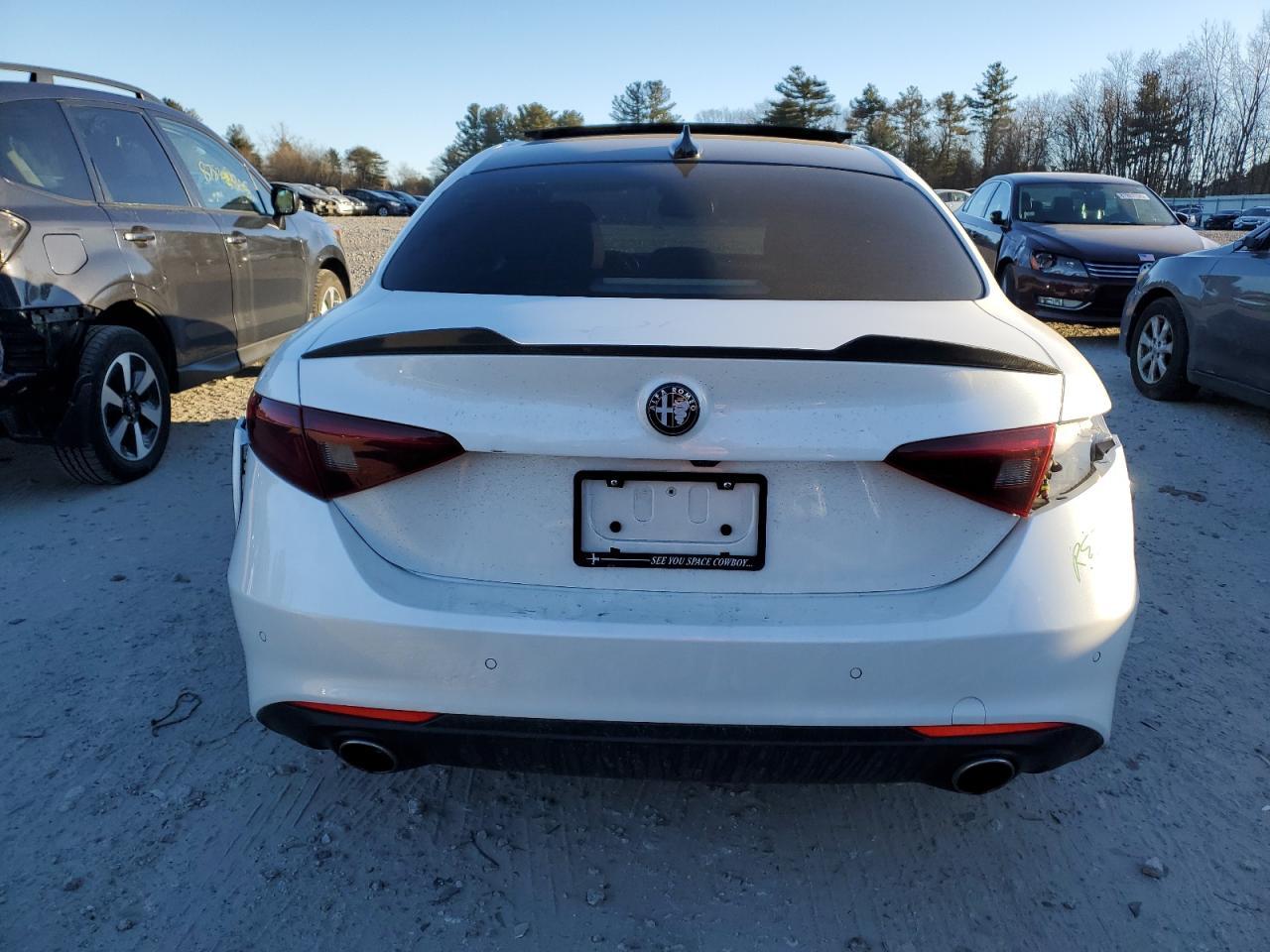 2017 ALFA ROMEO GIULIA TI - Фото 6