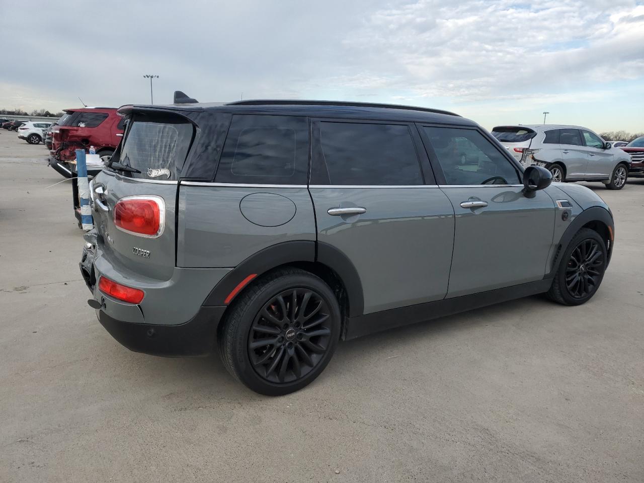 2017 MINI COOPER CLU - Image 3