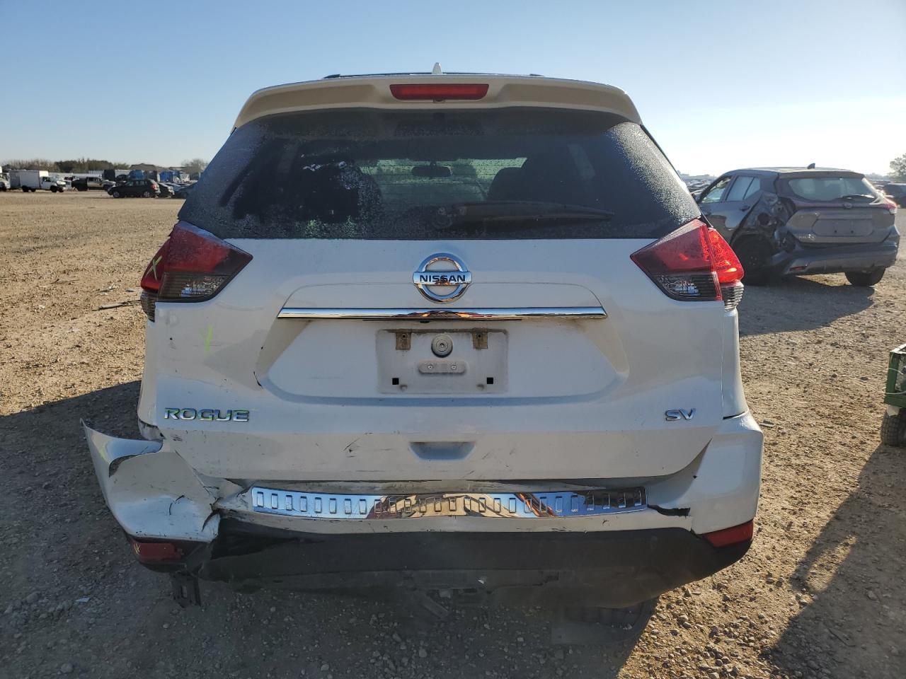 2017 NISSAN ROGUE S - Фото 6