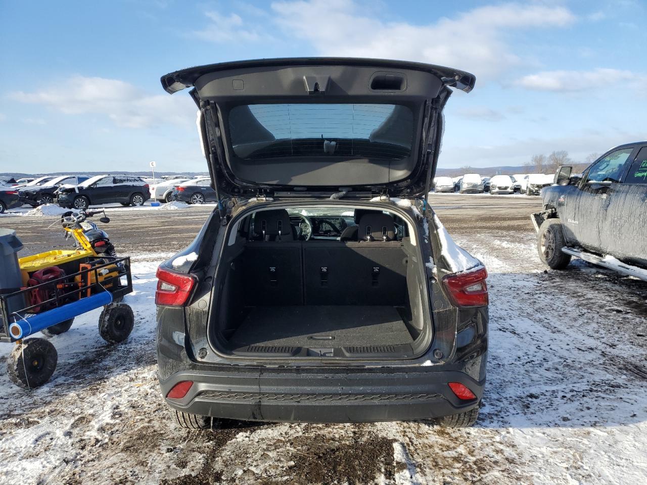 2024 CHEVROLET TRAX LS - Image 6