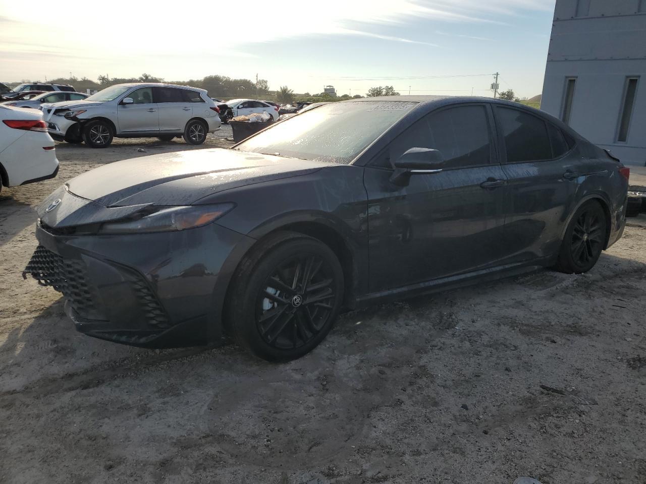 2025 TOYOTA CAMRY XSE