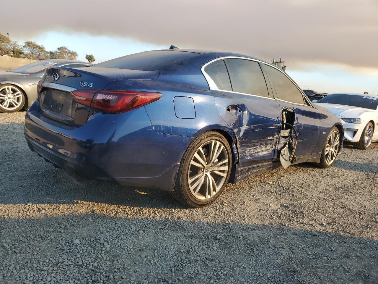 2018 INFINITI Q50 LUXE - Фото 3