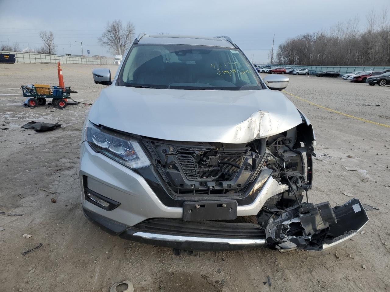 2017 NISSAN ROGUE SV - Фото 5