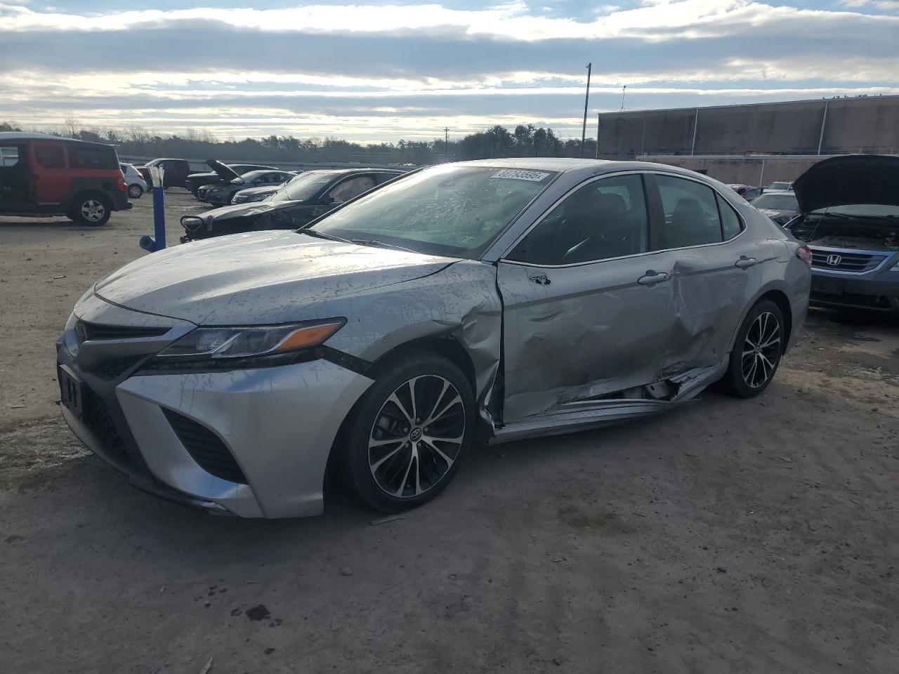 2020 TOYOTA CAMRY SE