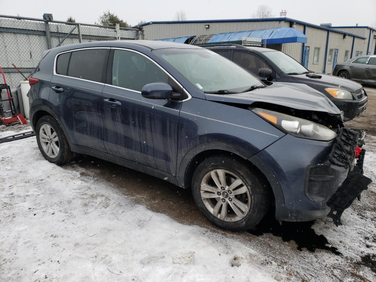 2017 KIA SPORTAGE L - Image 4