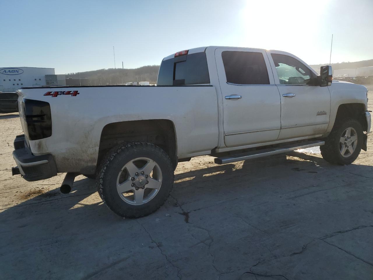 2018 CHEVROLET SILVERADO - Фото 3