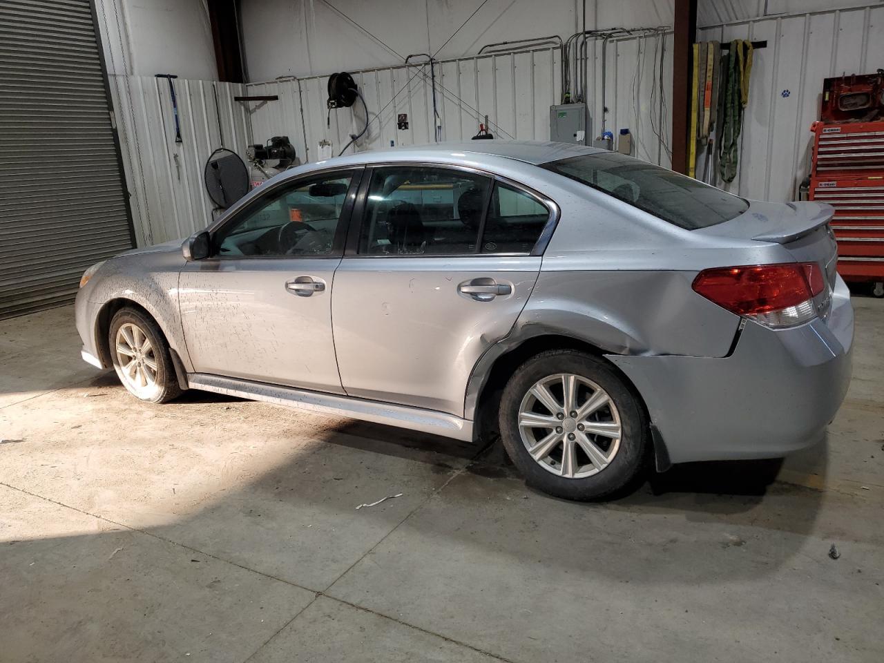2012 SUBARU LEGACY 2.5 - Image 2