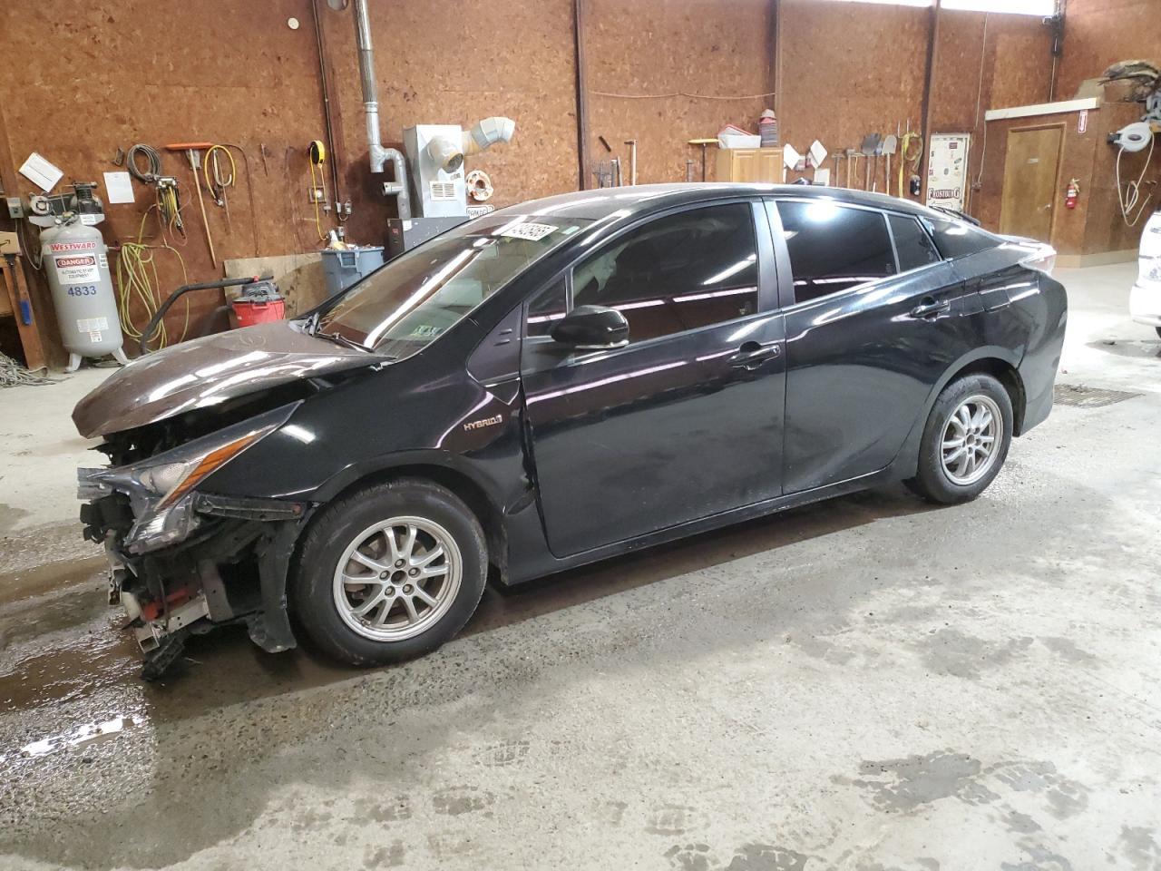 2016 TOYOTA PRIUS