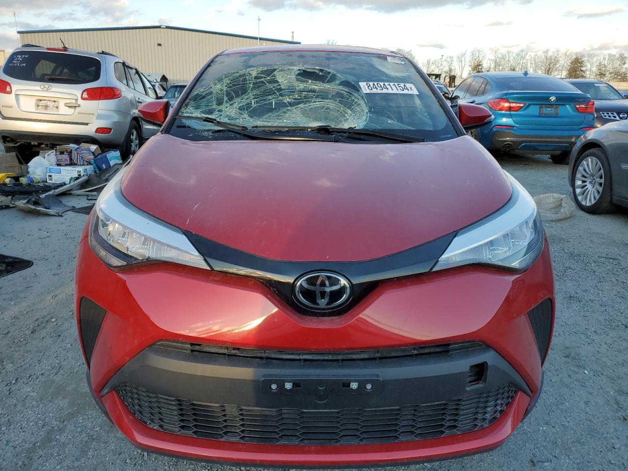 2022 TOYOTA C-HR XLE - Image 5