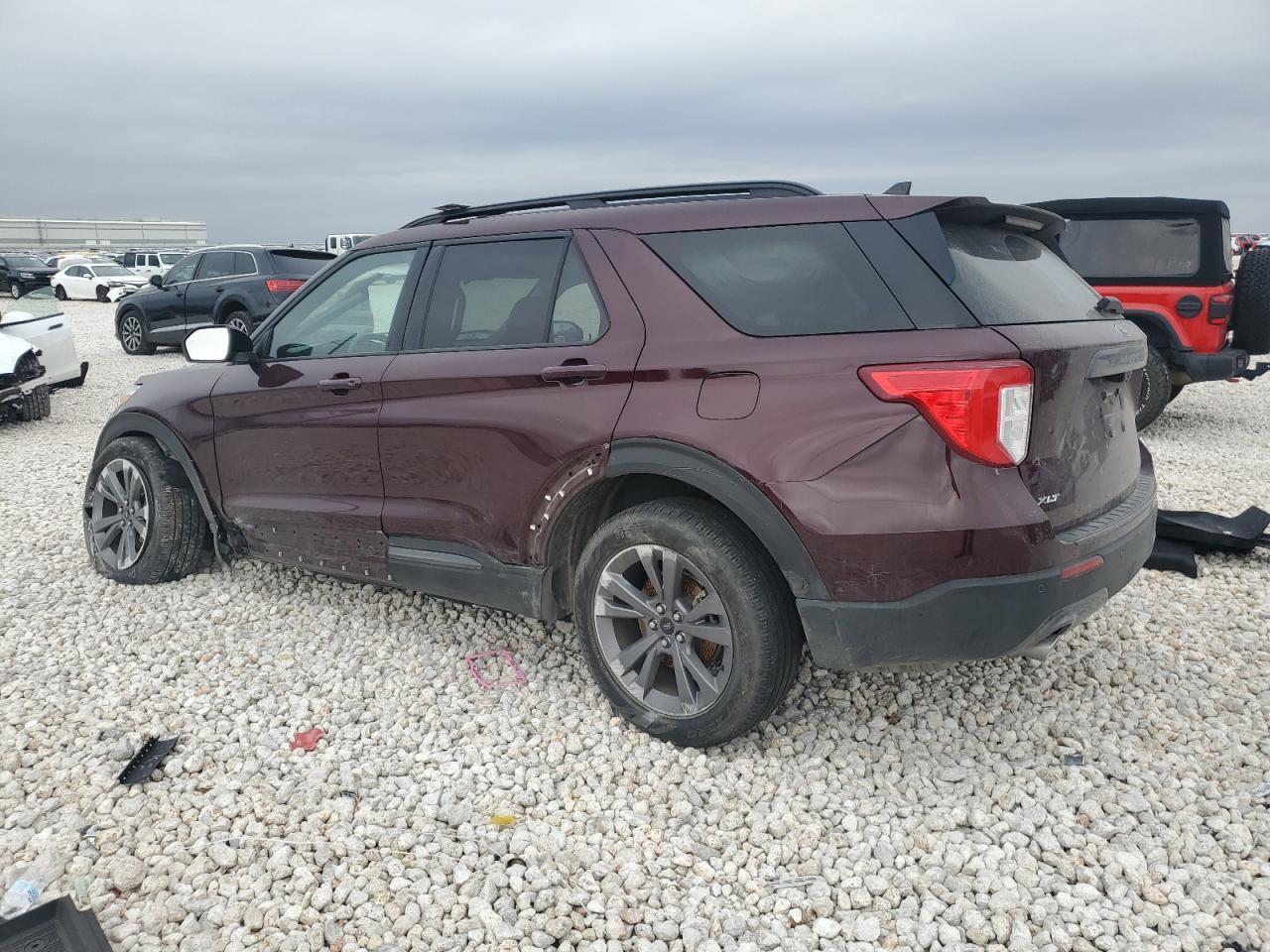 2022 FORD EXPLORER X - Фото 2
