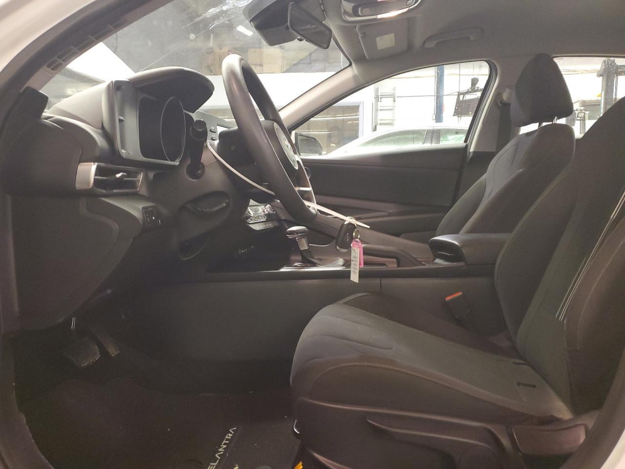2023 HYUNDAI ELANTRA SE - Image 7