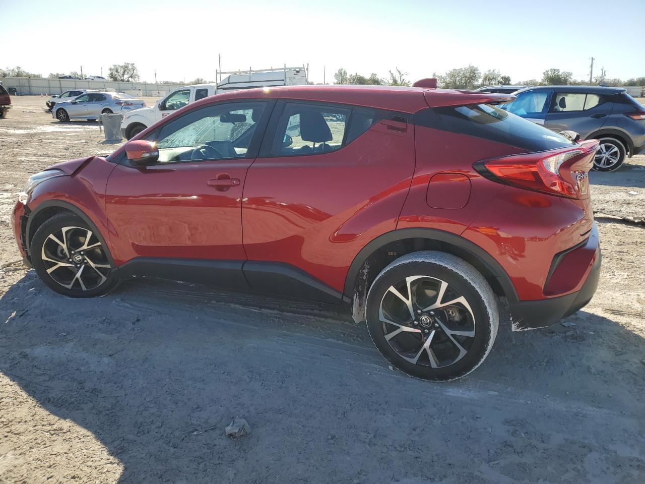 2021 TOYOTA C-HR XLE - Фото 2