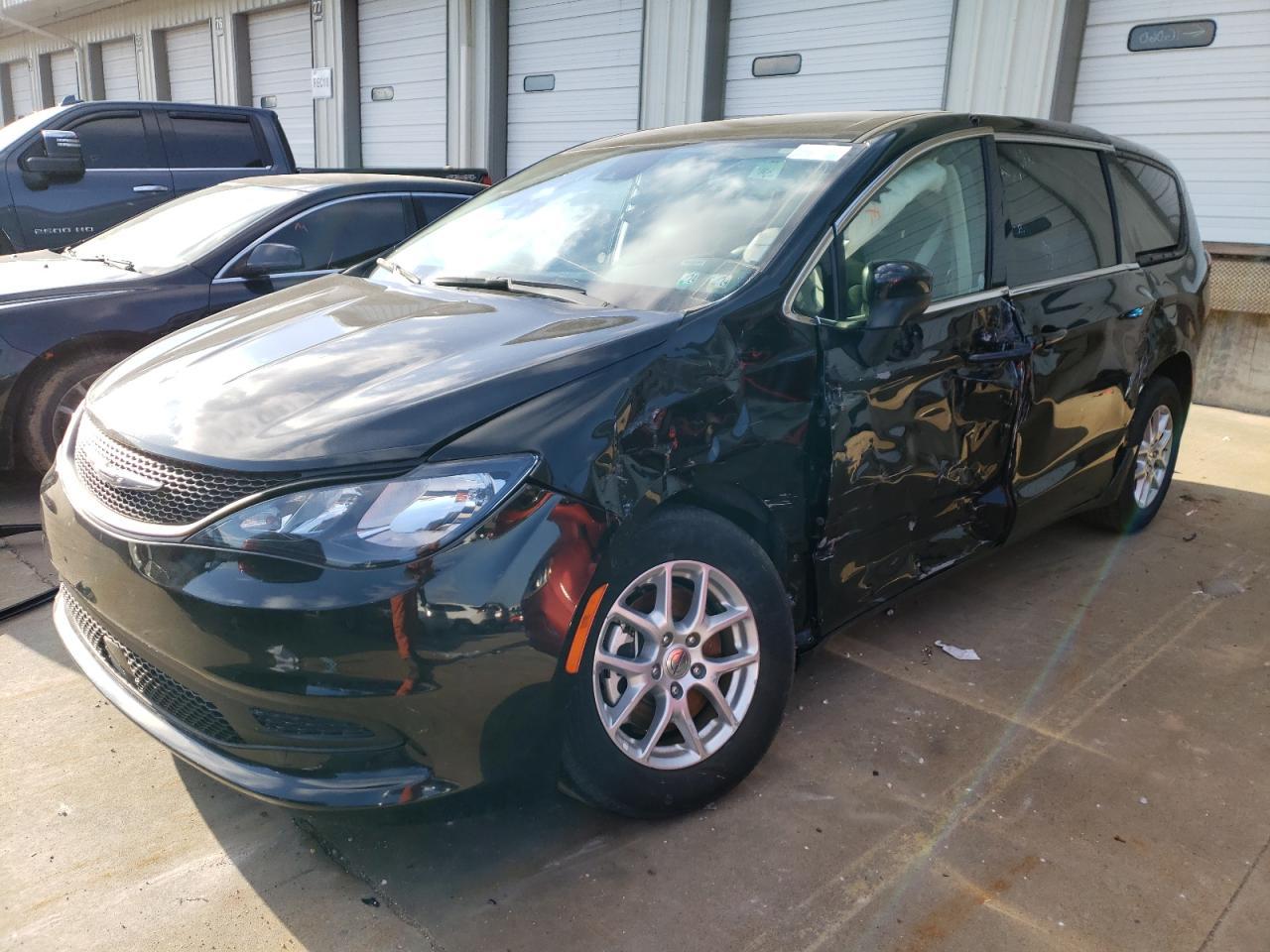 2023 CHRYSLER VOYAGER LX car image