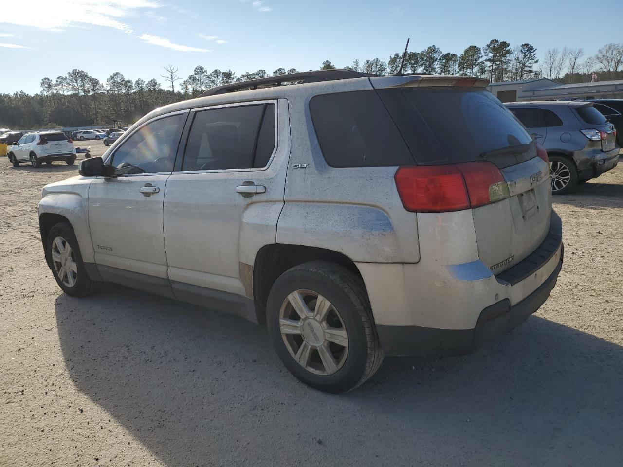2014 GMC TERRAIN SL - Image 2