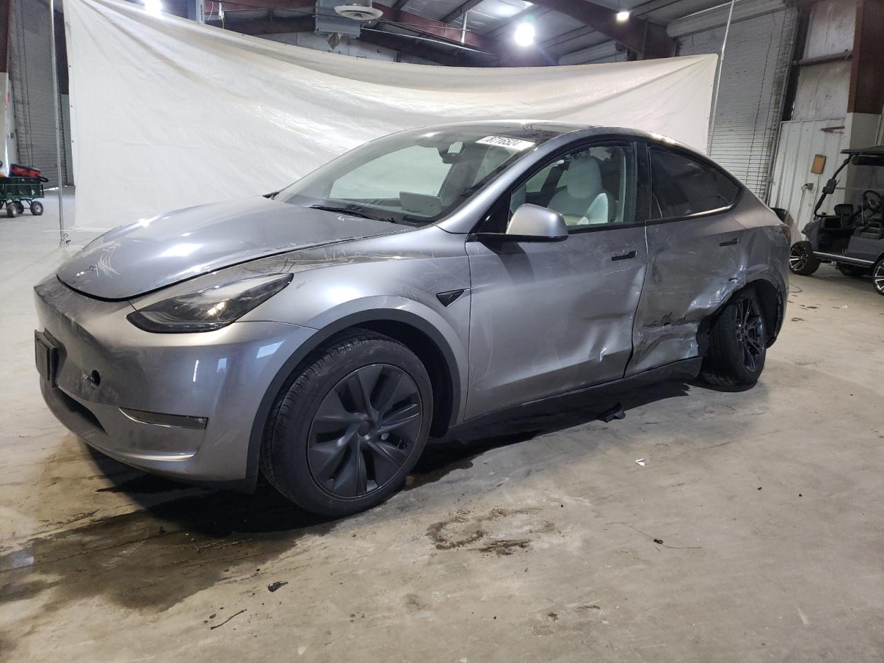 2025 TESLA MODEL Y