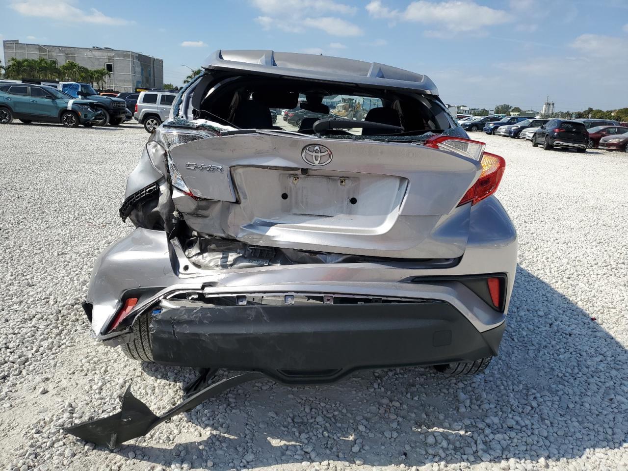 2018 TOYOTA C-HR XLE - Image 6