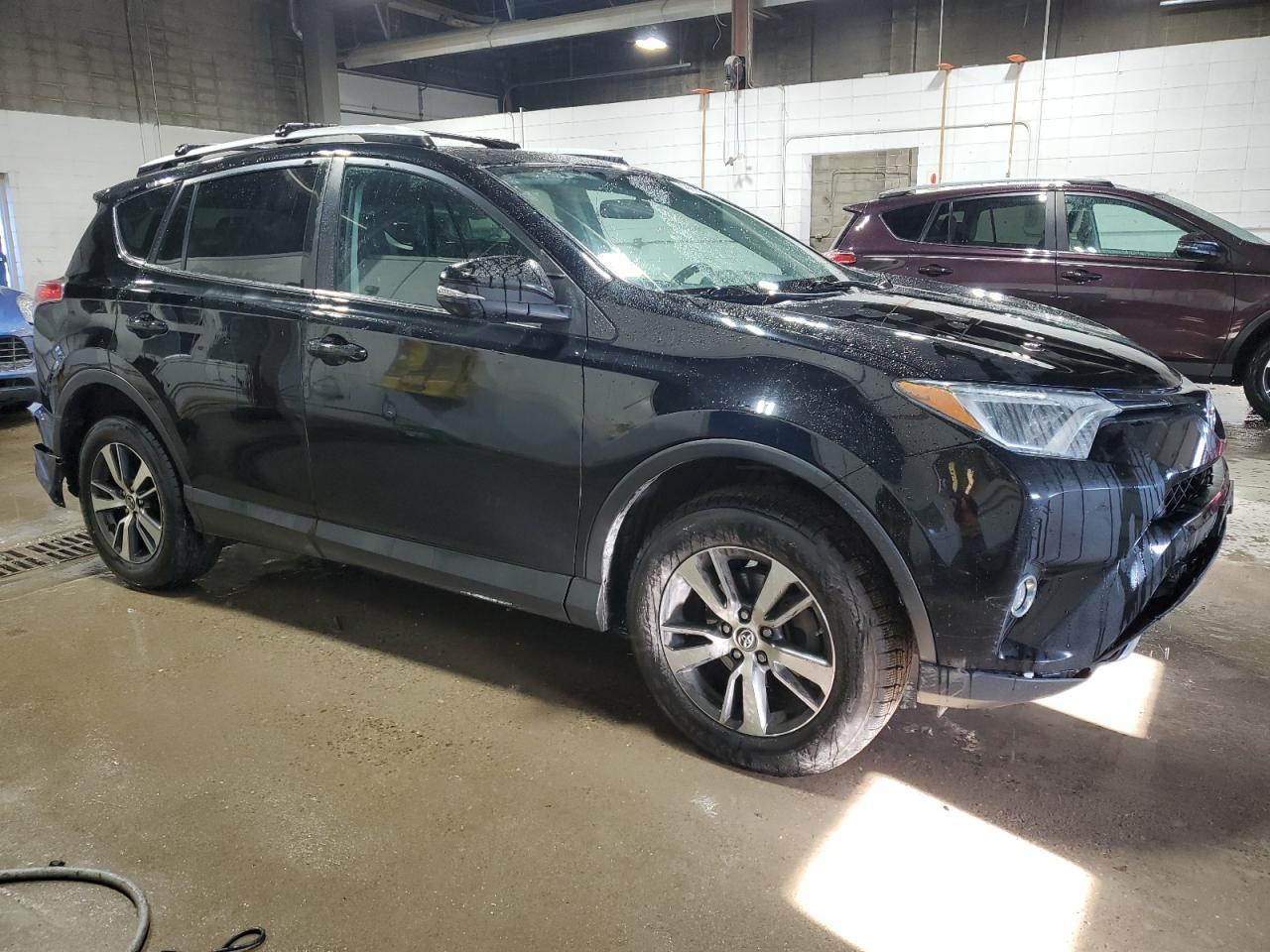 2016 TOYOTA RAV4 XLE - Фото 4