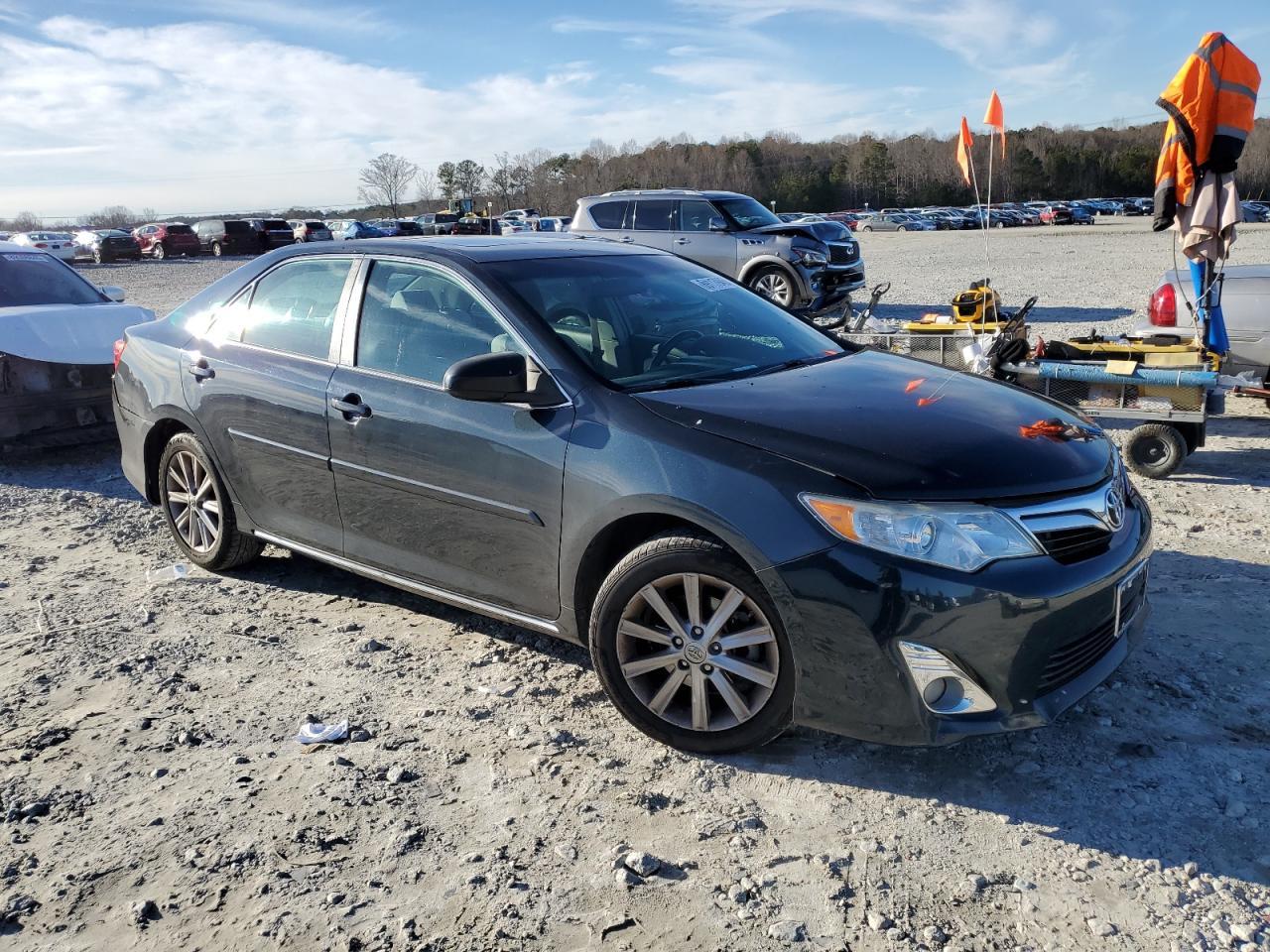 2014 TOYOTA CAMRY L - Image 4