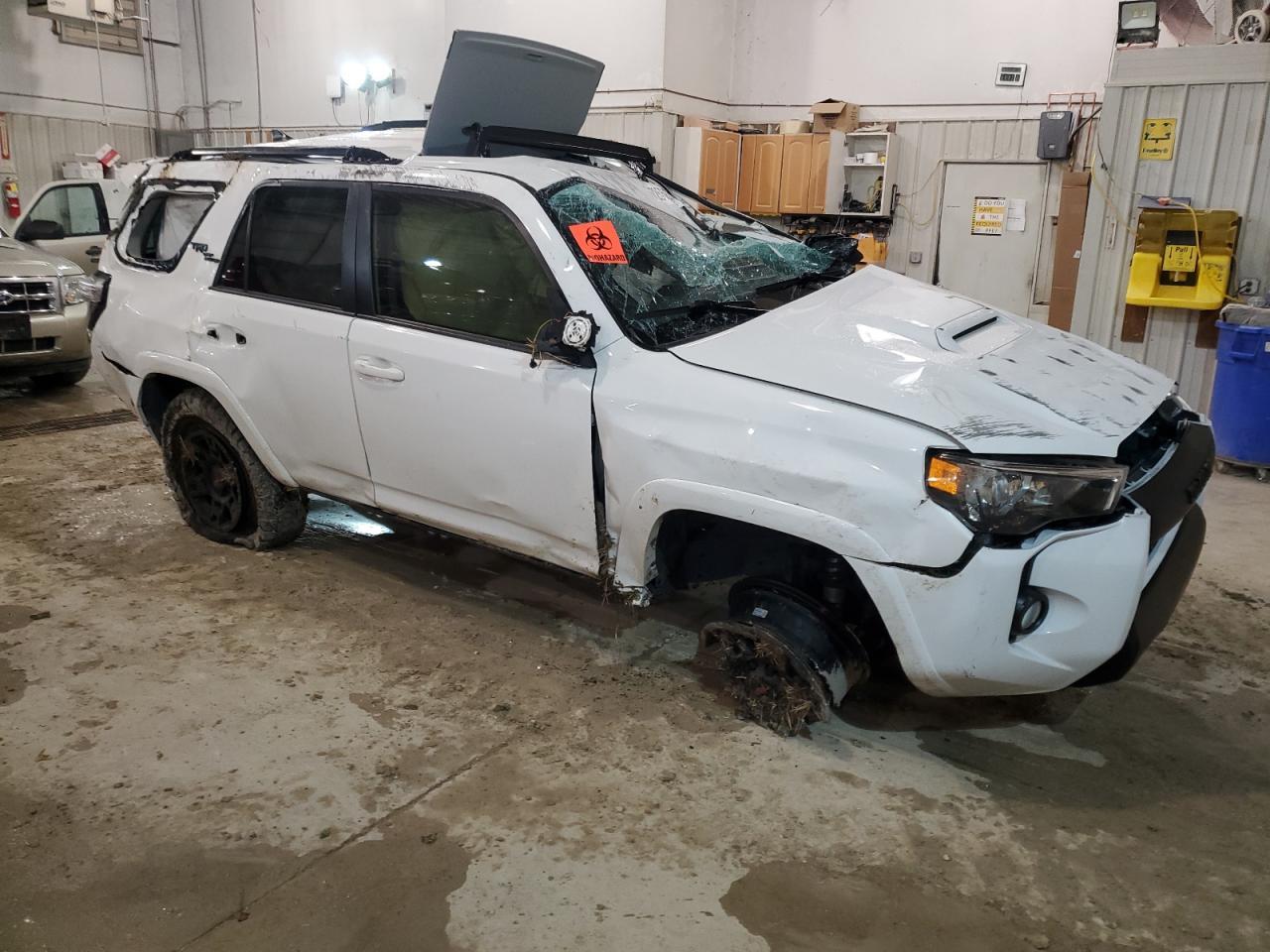 2020 TOYOTA 4RUNNER SR - Image 4
