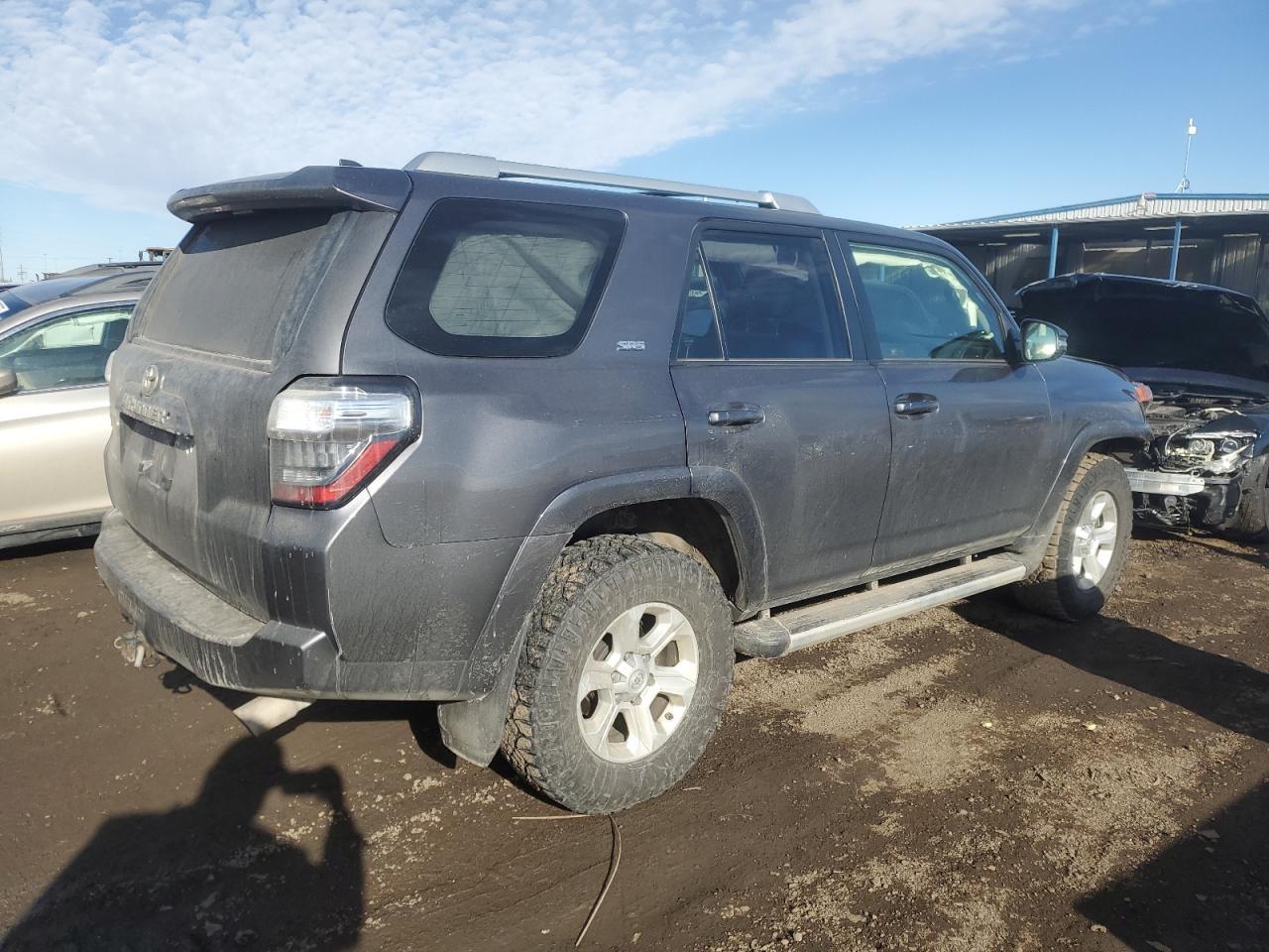 2017 TOYOTA 4RUNNER SR - Фото 3